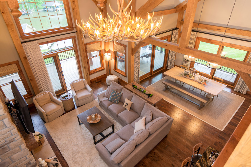 Inspiration for a rustic home design remodel in Columbus
