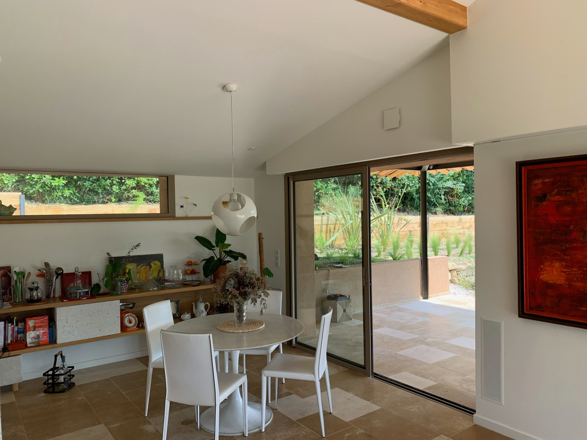 baie galandage  d'une villa contemporaine