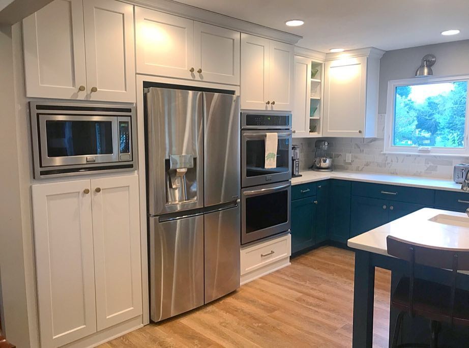 Example of a transitional home design design in Indianapolis