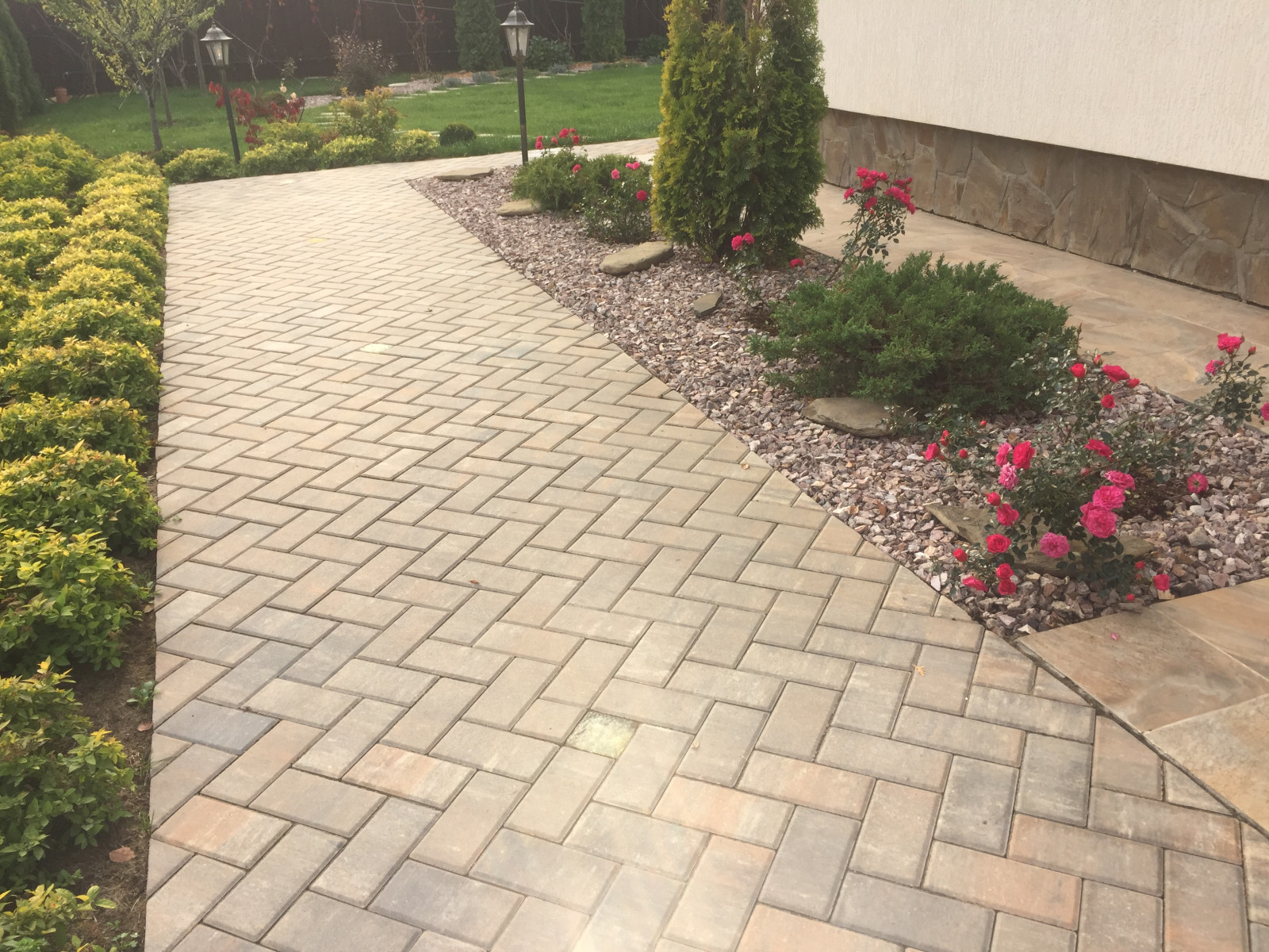 Ландшафтный дизайн участка треугольной формы