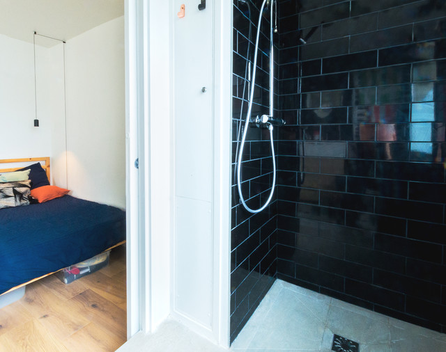 Studio transform&eacute; en 2 pi&egrave;ces contemporary-games-room