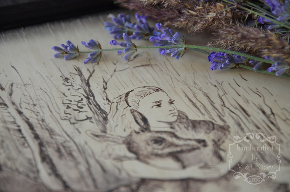 Рисунки в авторской технике на дубовой доске. "Алиса в зазеркалье", сюжеты Д. Тэ