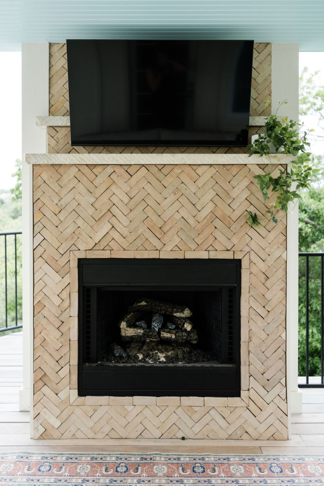 Inspiration for a transitional home design remodel in Austin
