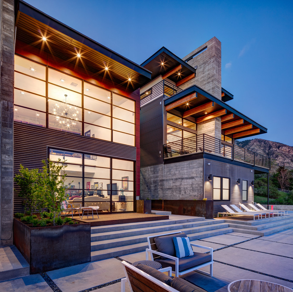 This is an example of a midcentury exterior in Salt Lake City.