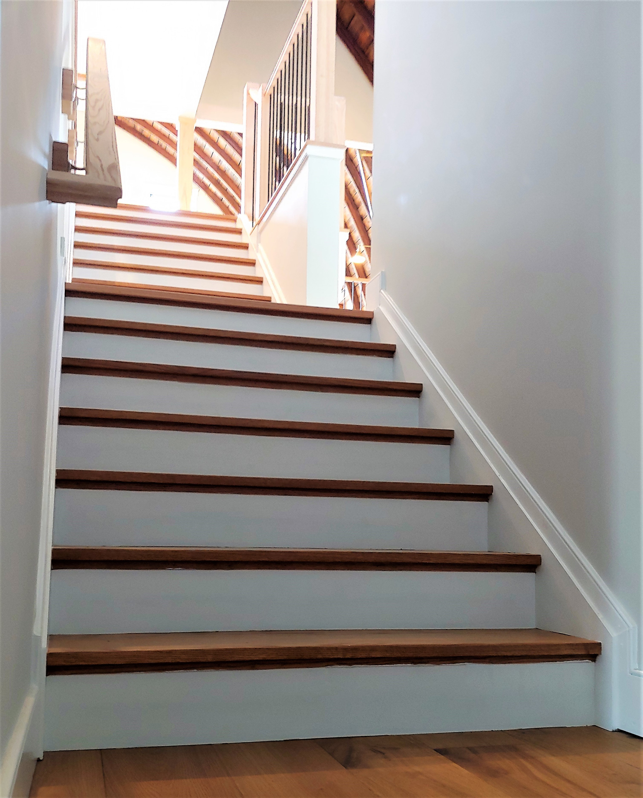 102_Straight-Freestanding Stairs/Landing in Barn Style Home, Leesburg VA 20175