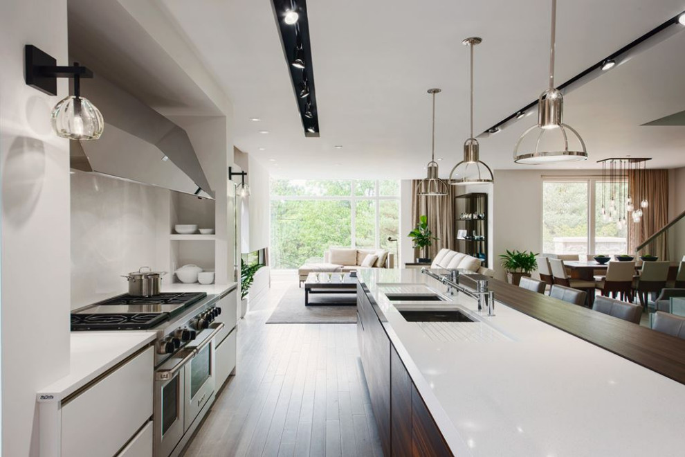 Example of a transitional kitchen design in Houston
