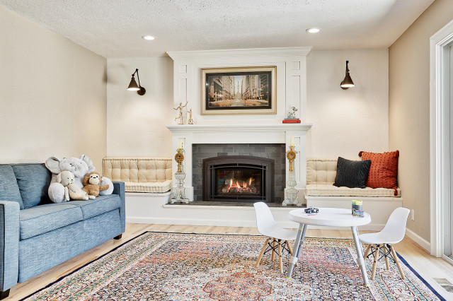Vast Expanse Remodel modern-wohnbereich