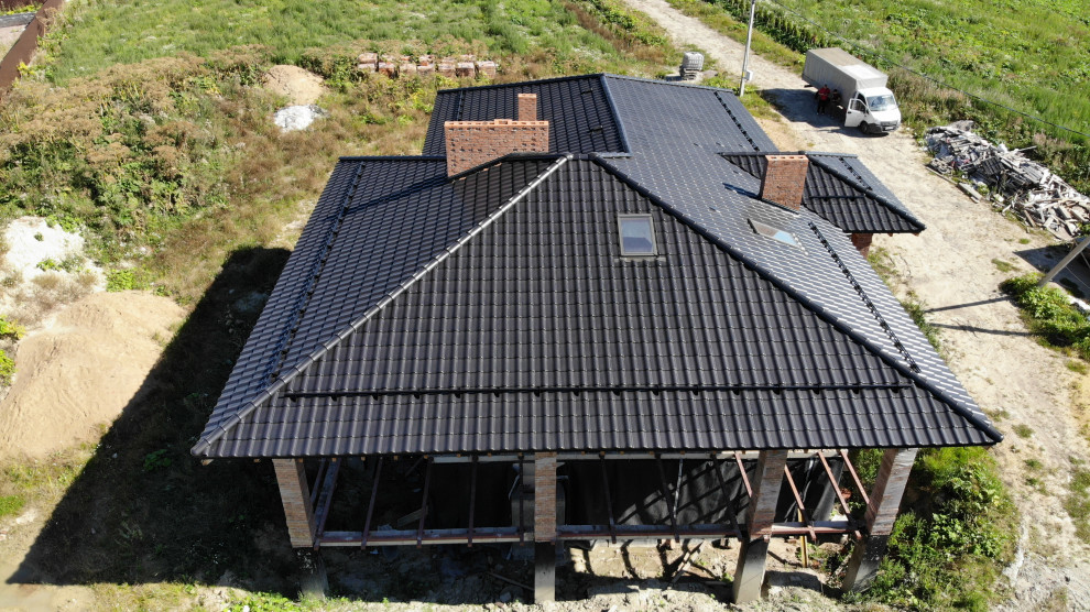 Смонтировали керамическую черепицу Nelskamp