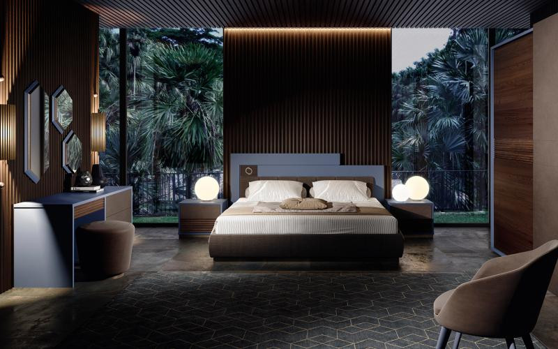 Modernes Hauptschlafzimmer mit beiger Wandfarbe und braunem Holzboden in San Diego