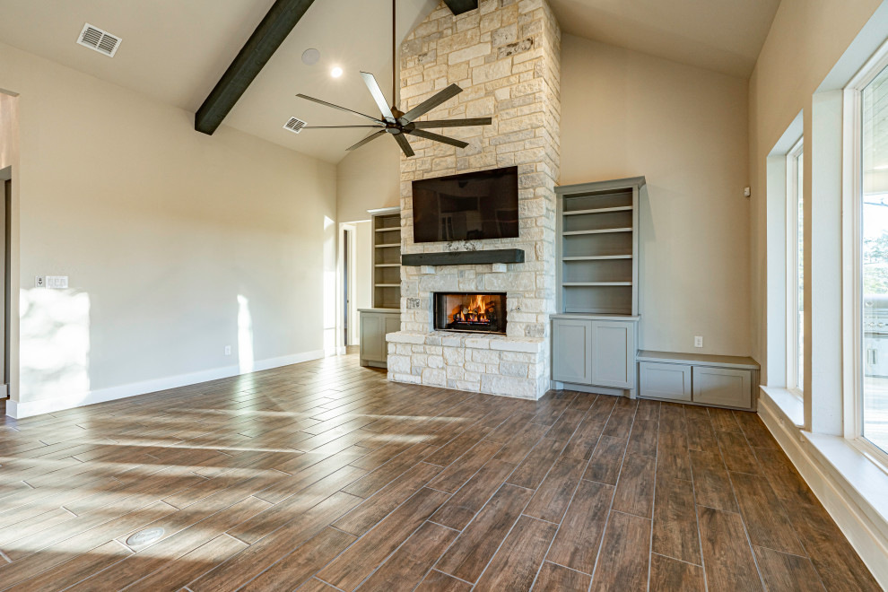 Inspiration for a transitional home design remodel in Austin