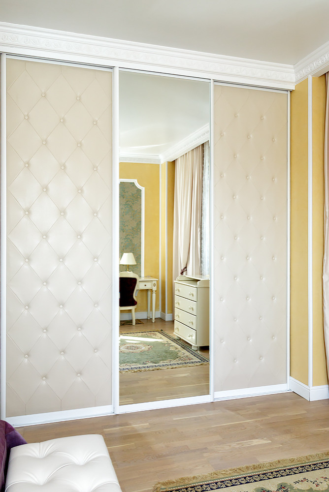 Шкаф с коретной стяжкой