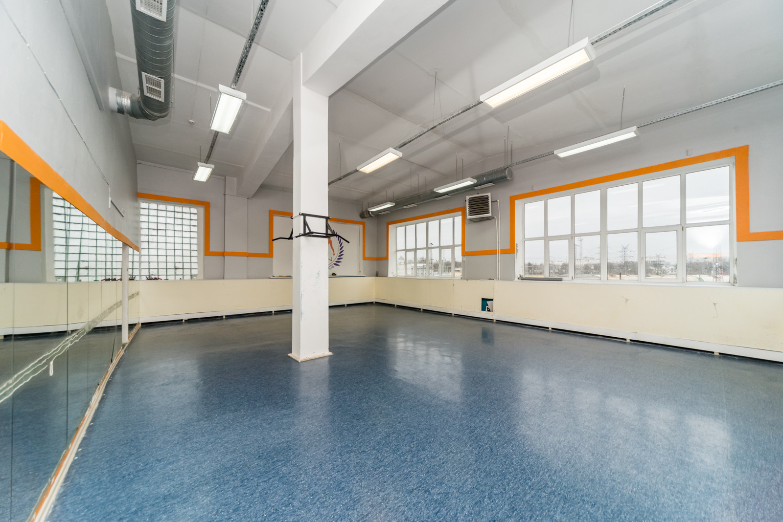 производство, рестораны, магазины