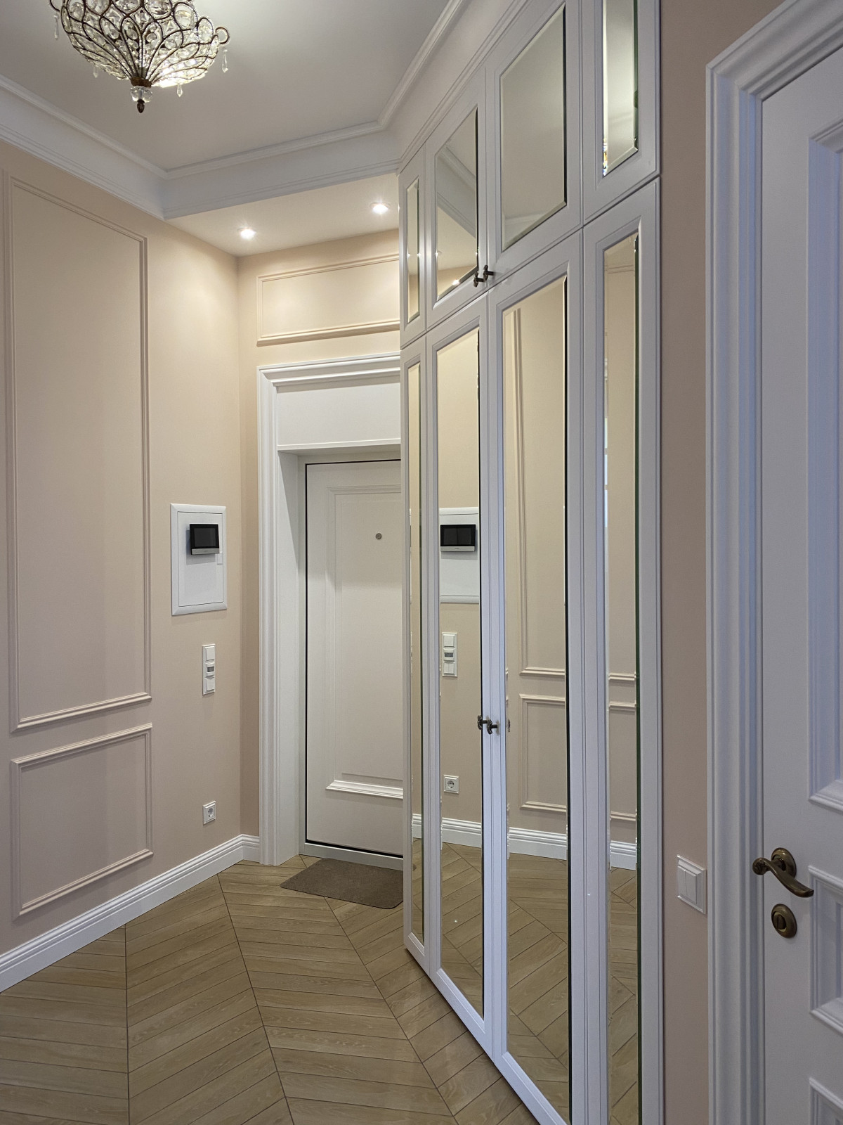 Гардеробный шкаф.