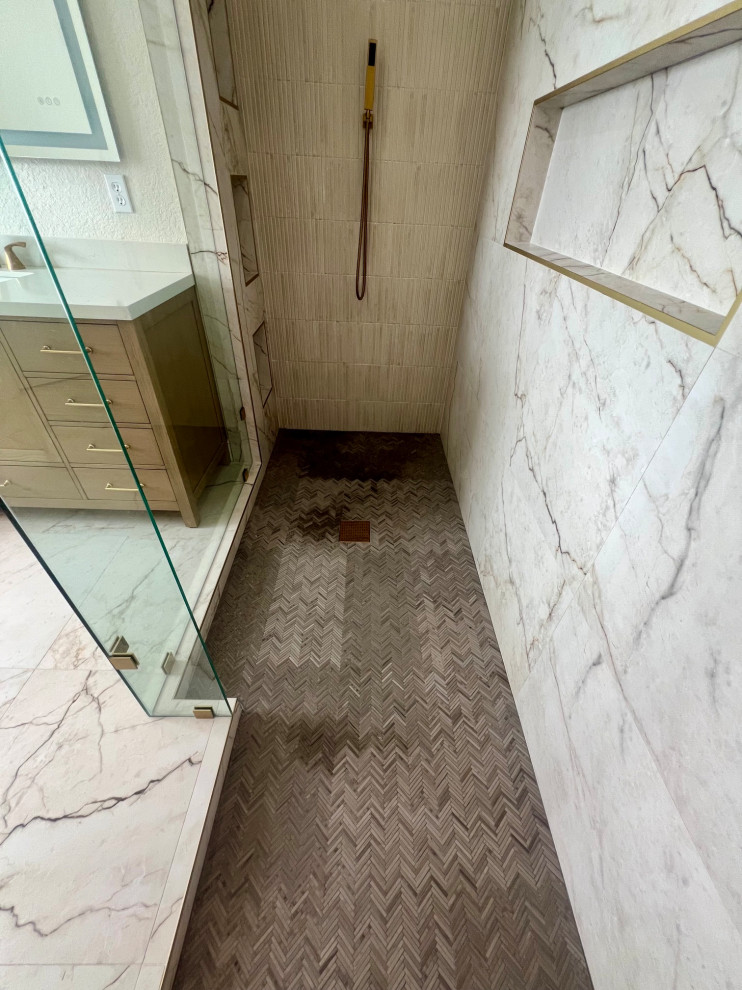 Timeless Elegance Bath in Fish Hawk