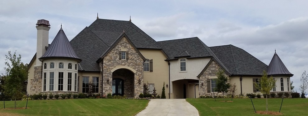 Home design - transitional home design idea