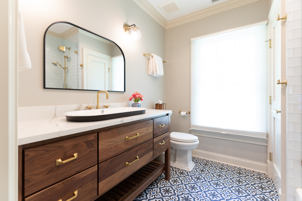 Modern Bathroom Vanity with Elegant Details and Stylish Home Decor