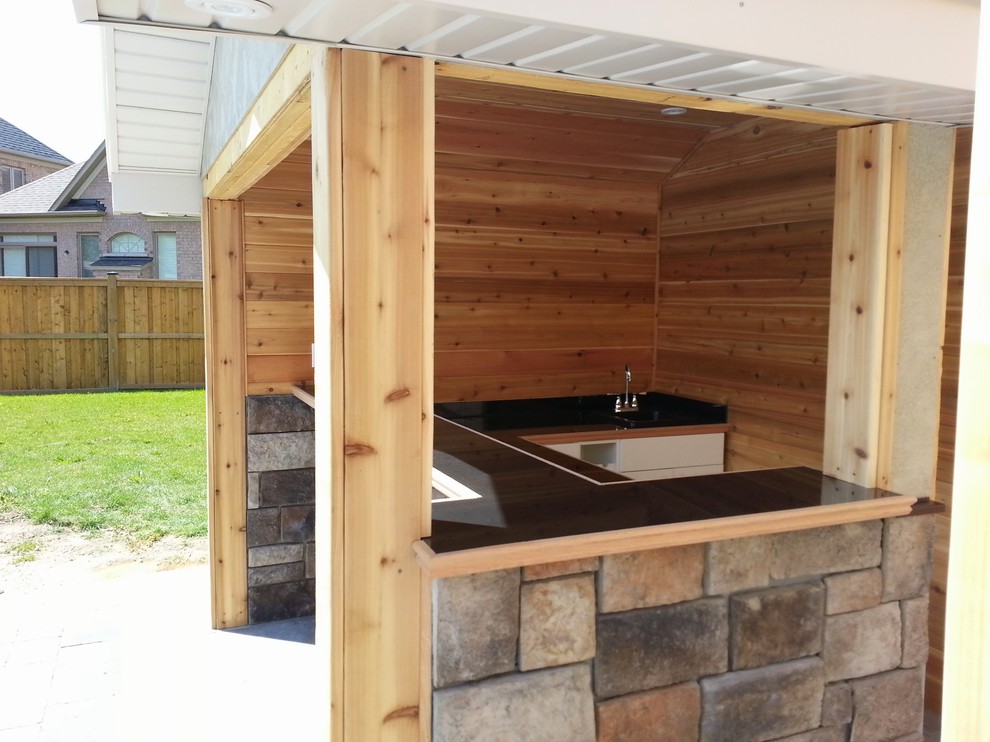 Home design - rustic home design idea in Toronto