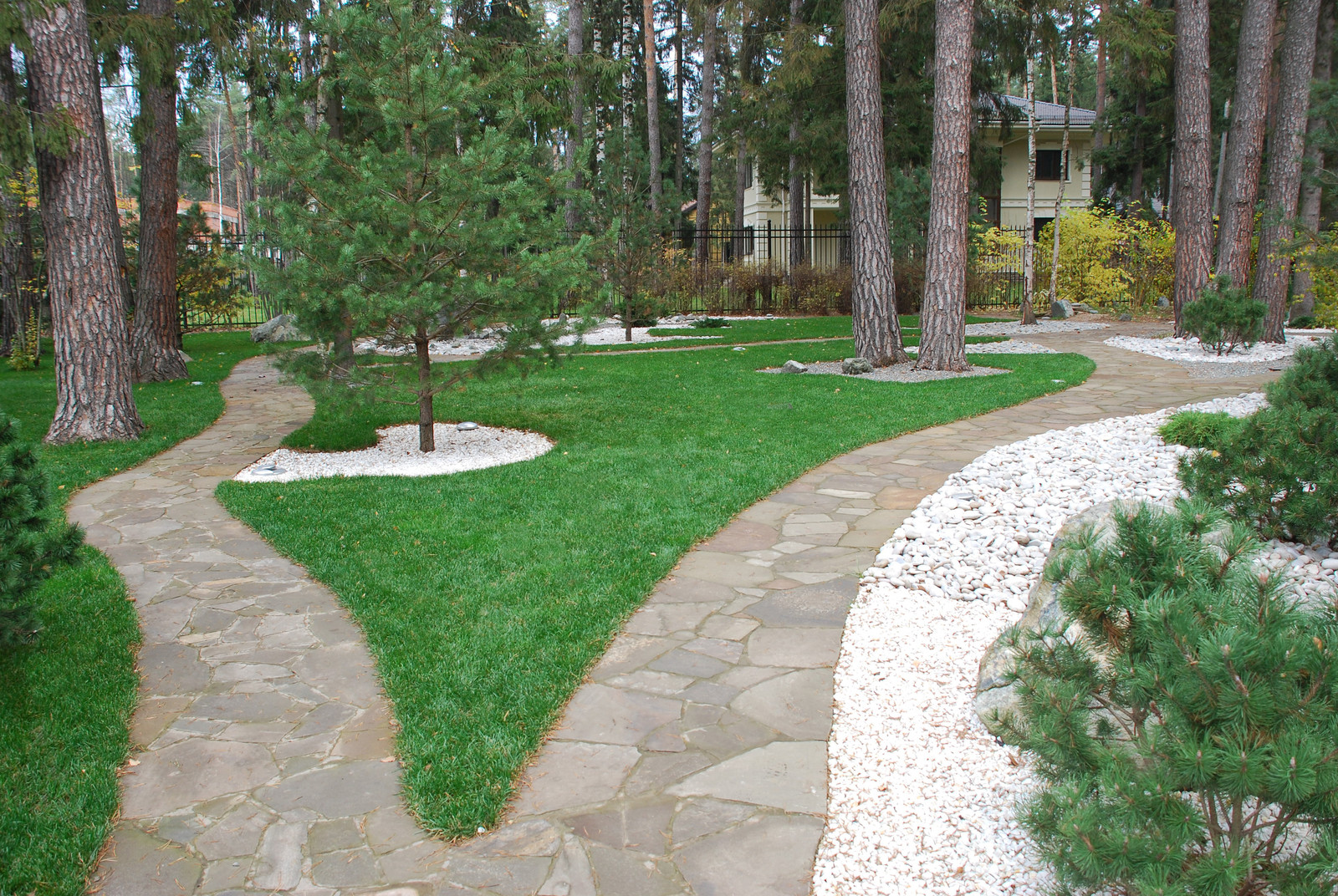 Участок с водоемом в КП "Сосновый бор"