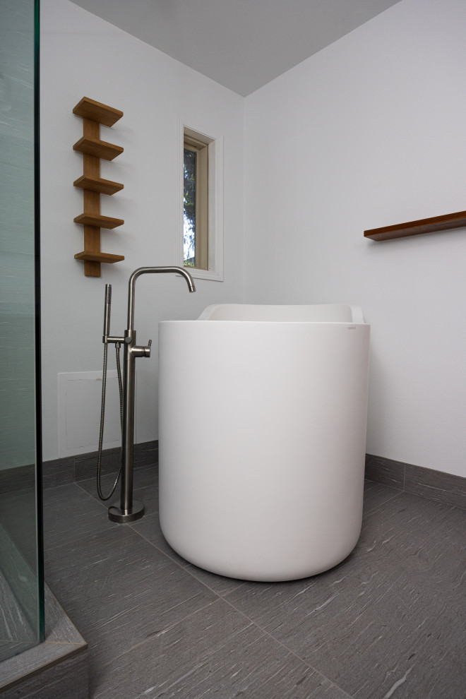 North Seattle | Modern Japanese Style Bathroom