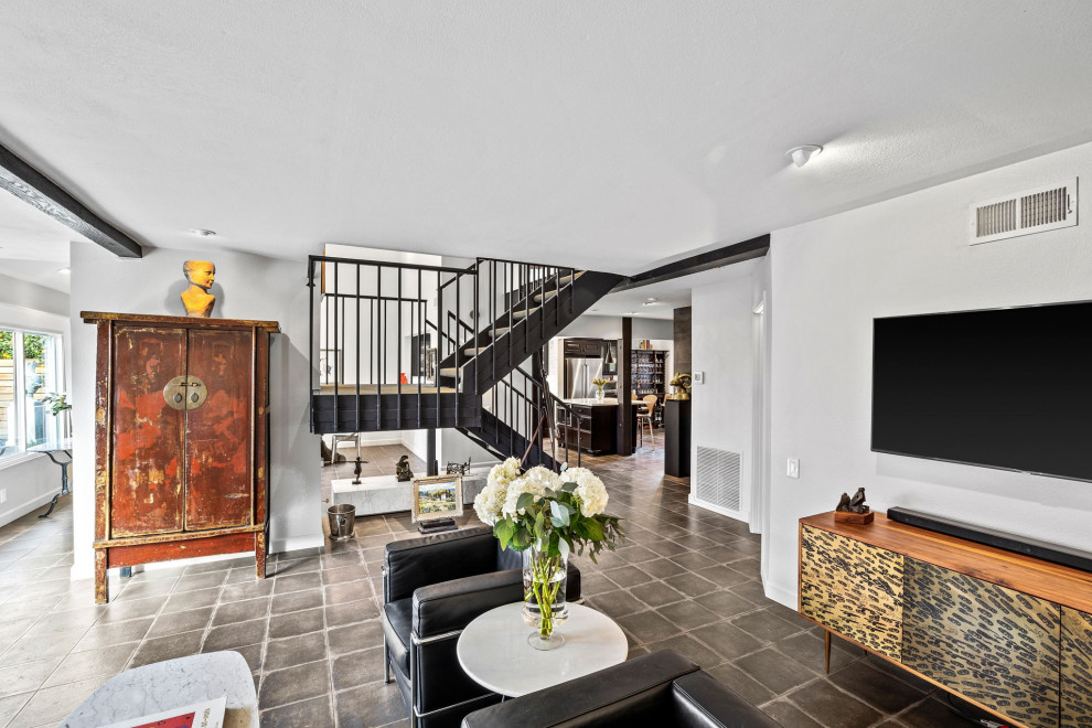 Inspiration for a transitional home design remodel in Orange County