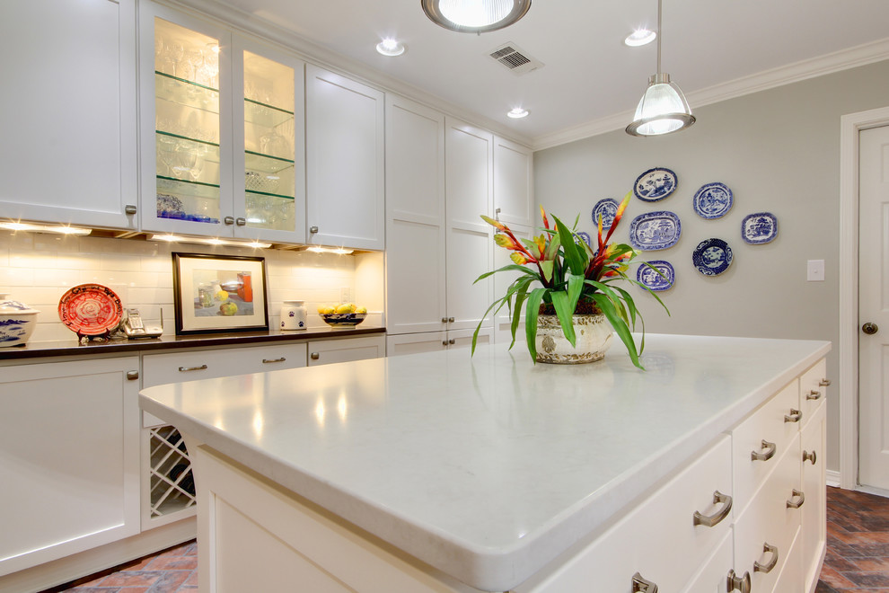 Example of a transitional kitchen design in Miami