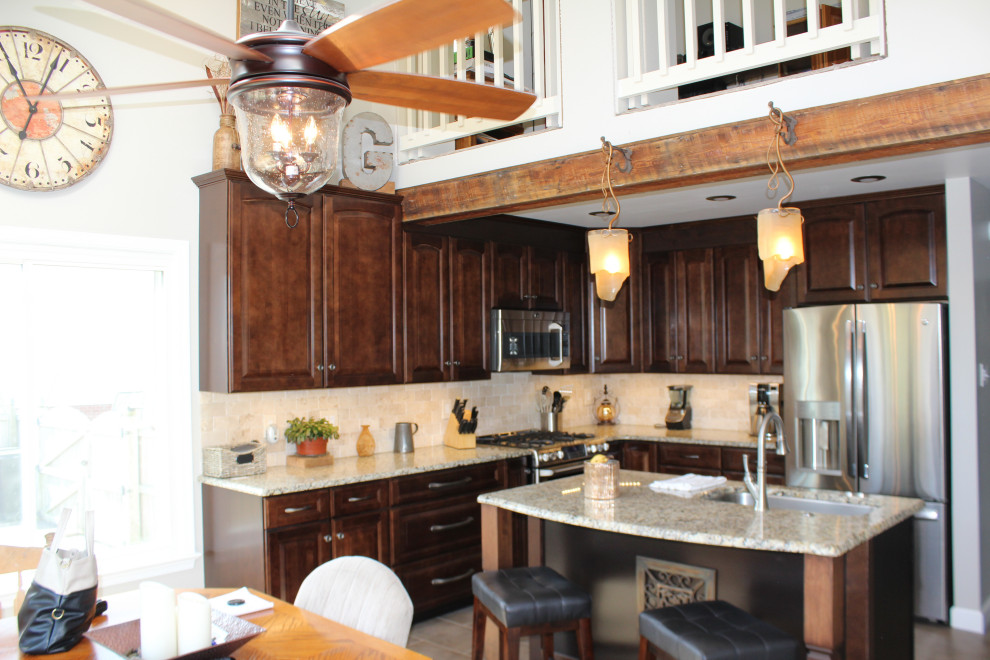 Inspiration for a rustic home design remodel in Richmond