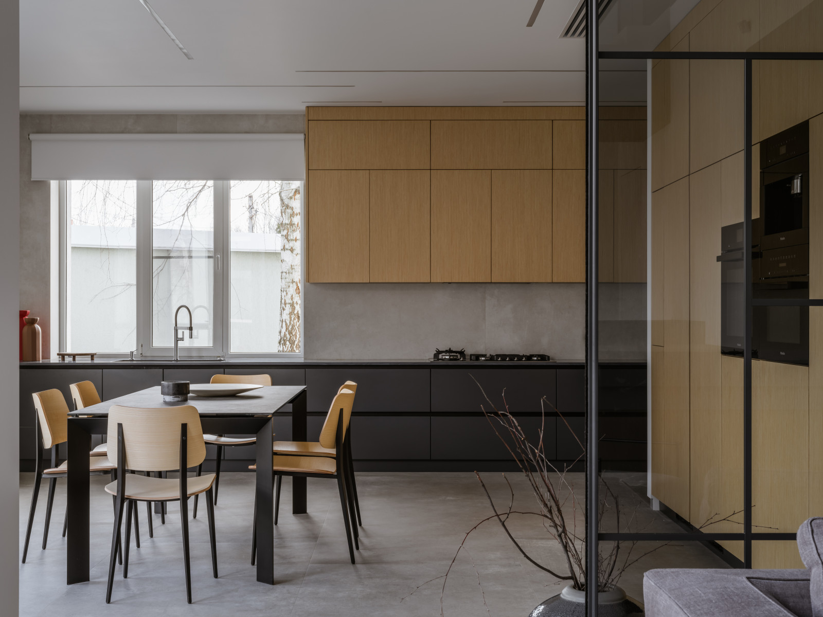 Дом с парящей лестницей