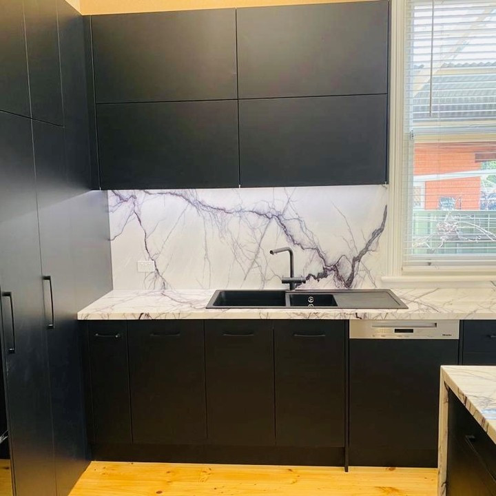 Custom Kitchen Benchtops in Adelaide Cuisine Adélaïde par Emperor