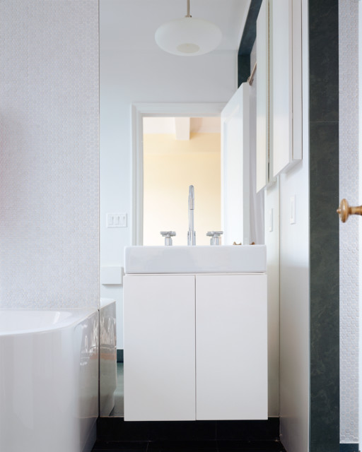 Central Park West Apartment minimalistisch-badezimmer