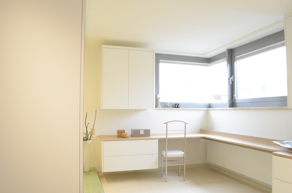 Einbaumöbel vanity unit im Bad - Contemporary - Frankfurt - by ...