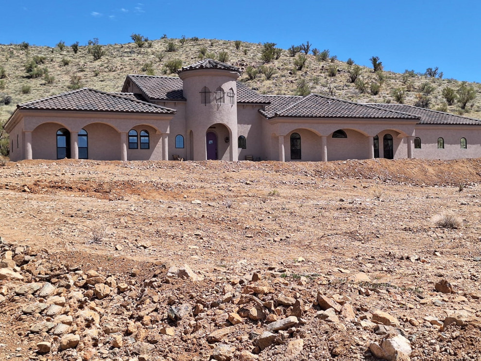 CASTILLO DE LE SERENDIPIA, N Randolph Rd / Custom New Home