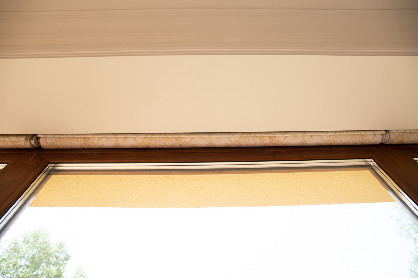 Рулонные шторы в гостинной