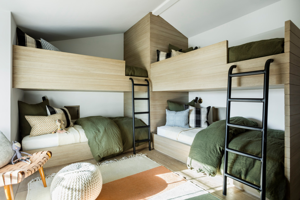 Inspiration for a cottage kids' room remodel in Santa Barbara