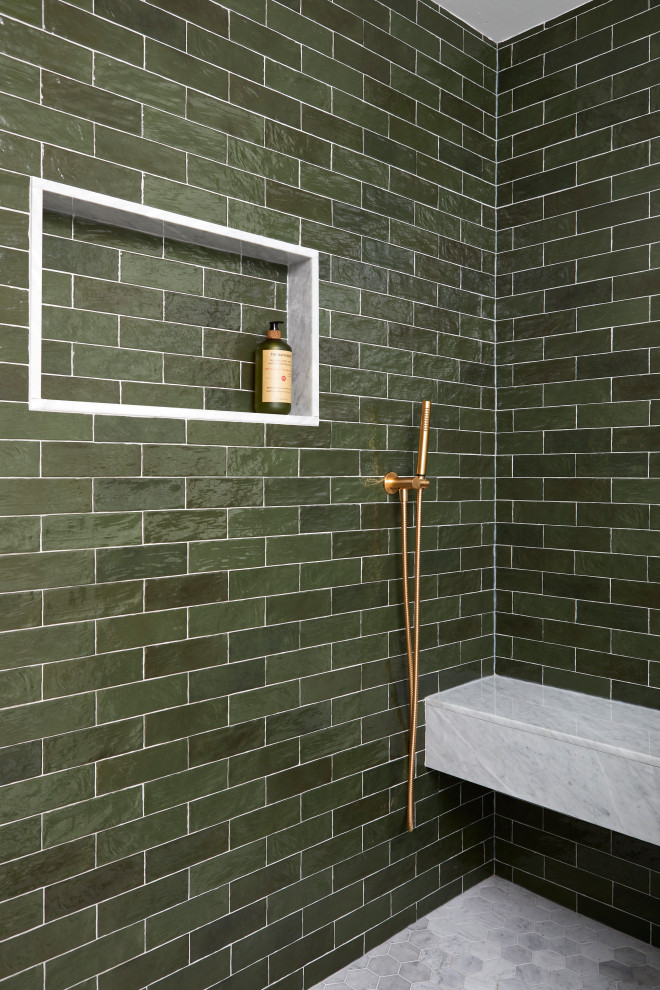 Transitional home design photo in Toronto