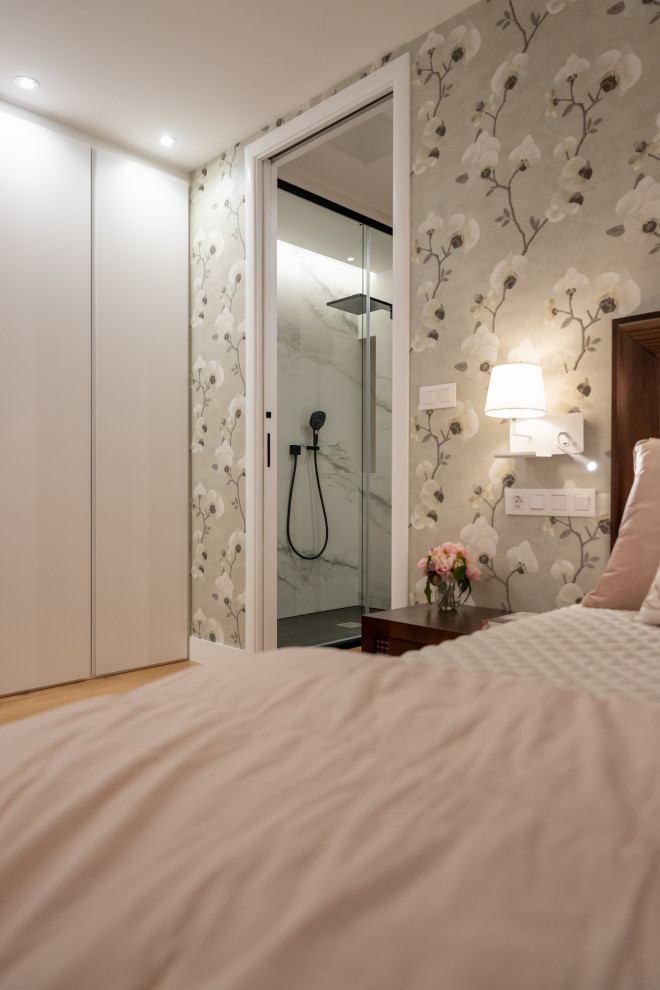 Atico "capricho" con algunos muebles de familia.