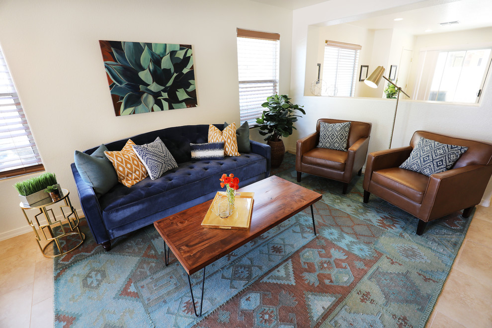 Example of a transitional home design design in Phoenix