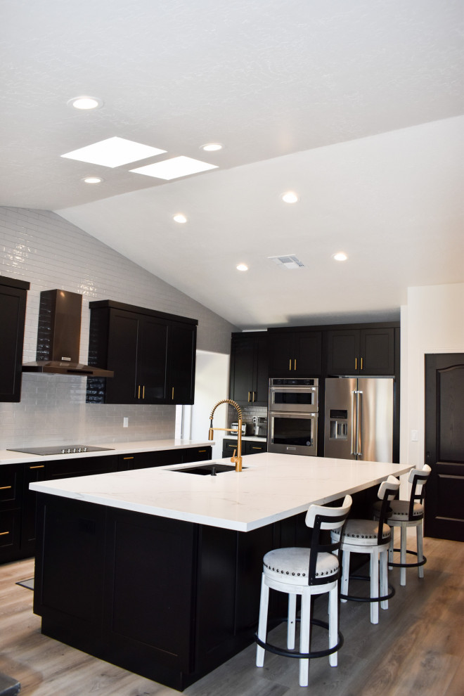 Kitchen - kitchen idea in Phoenix
