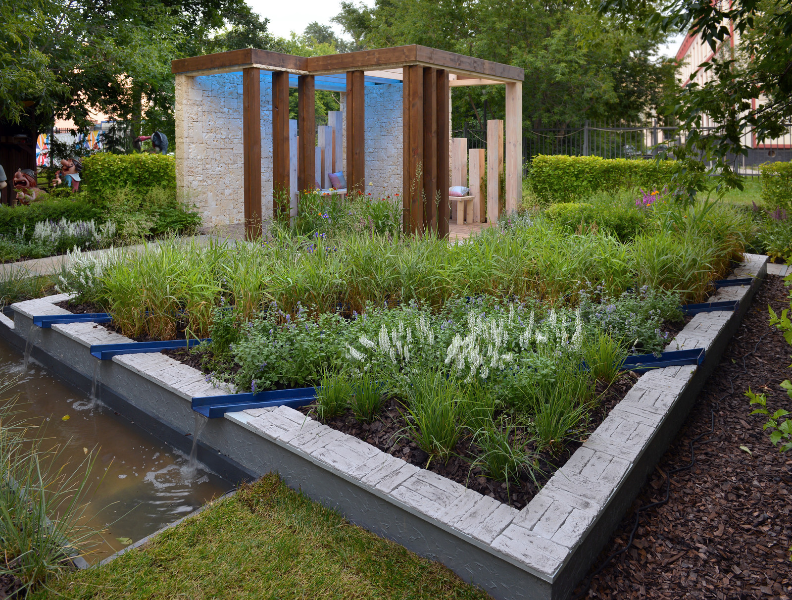 Золотая медаль и звание лучший сад международного конкурса "Moscow Flower Show"