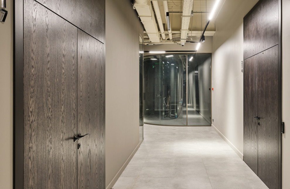 Высокие дубовые двери. 100% массив дуба.