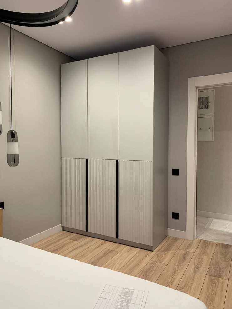 Распашные шкафы