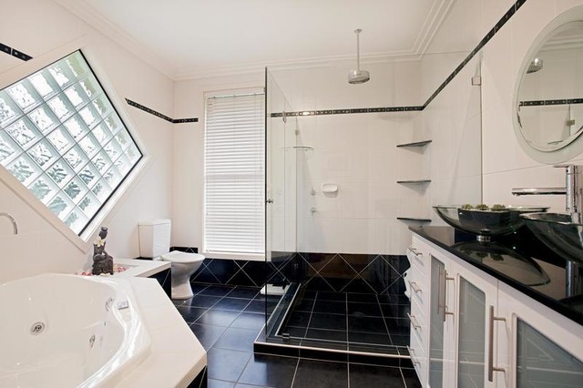 Silverdale Acreage modern-bathroom