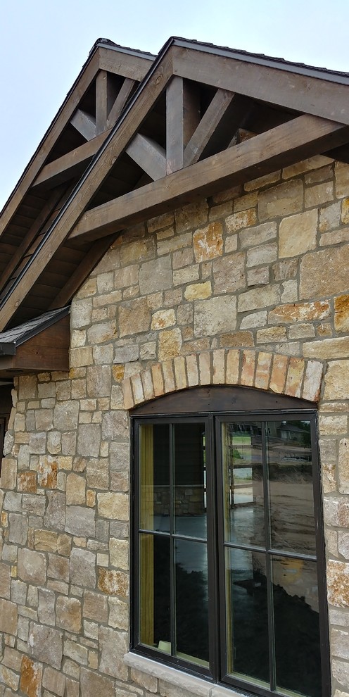 Inspiration for a rustic home design remodel in Omaha