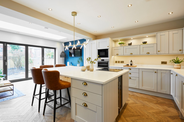 Contemporary Open Plan Kitchen Living Area fusion-kitchen