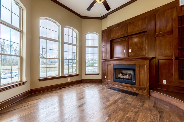 Transitional home design photo in Columbus