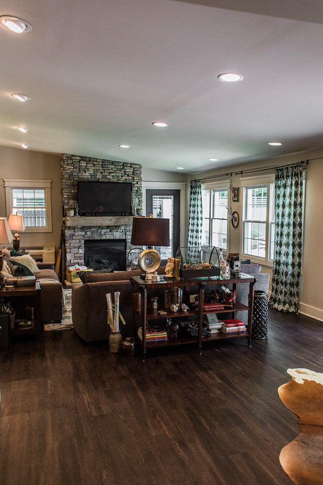 Home design - transitional home design idea