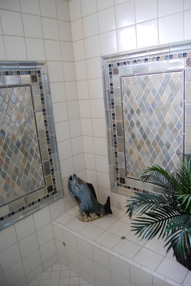 Home design - transitional home design idea in Orange County