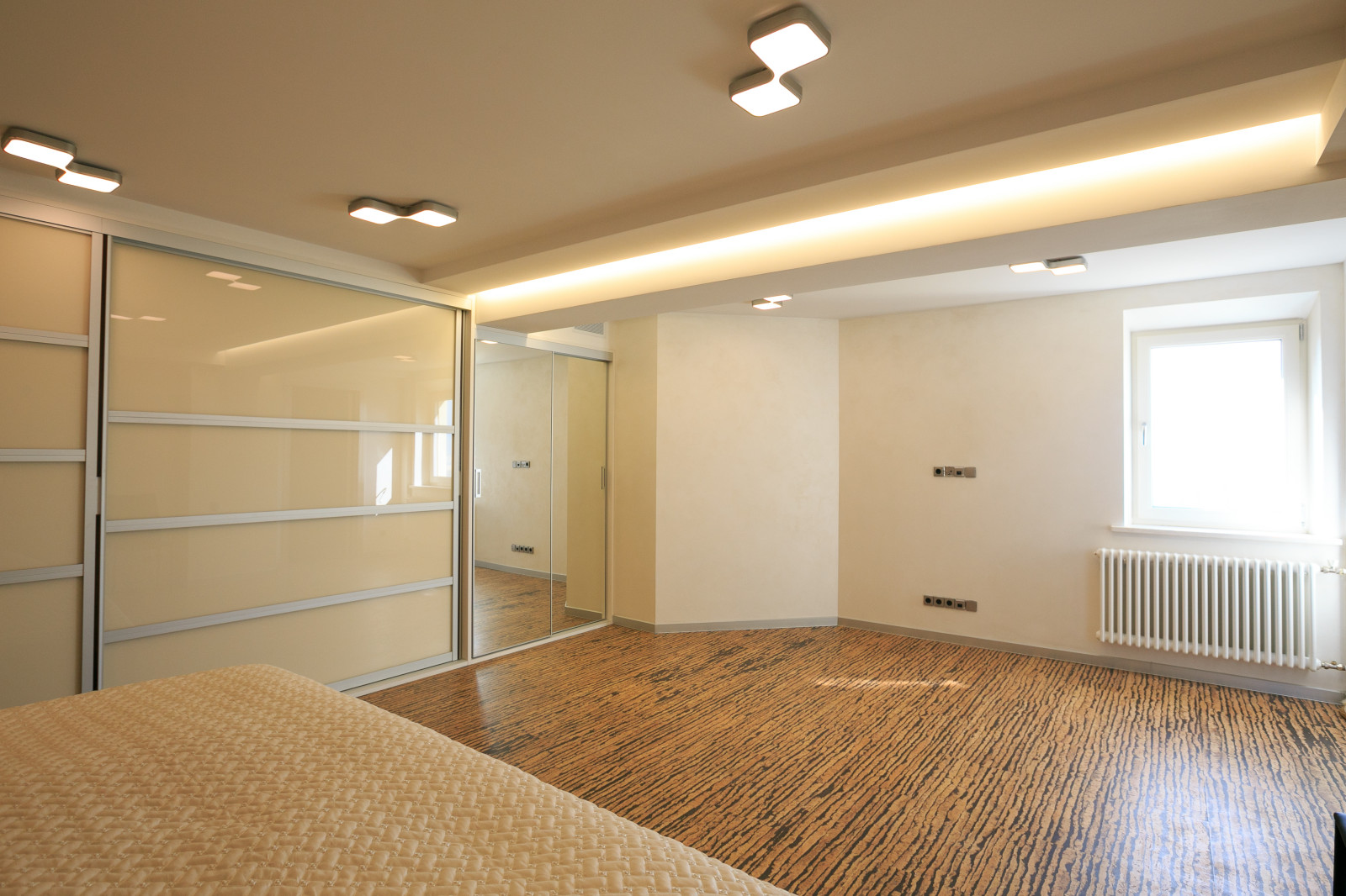 Переделка технического помещения в жилую зону - площадь - 140 м2