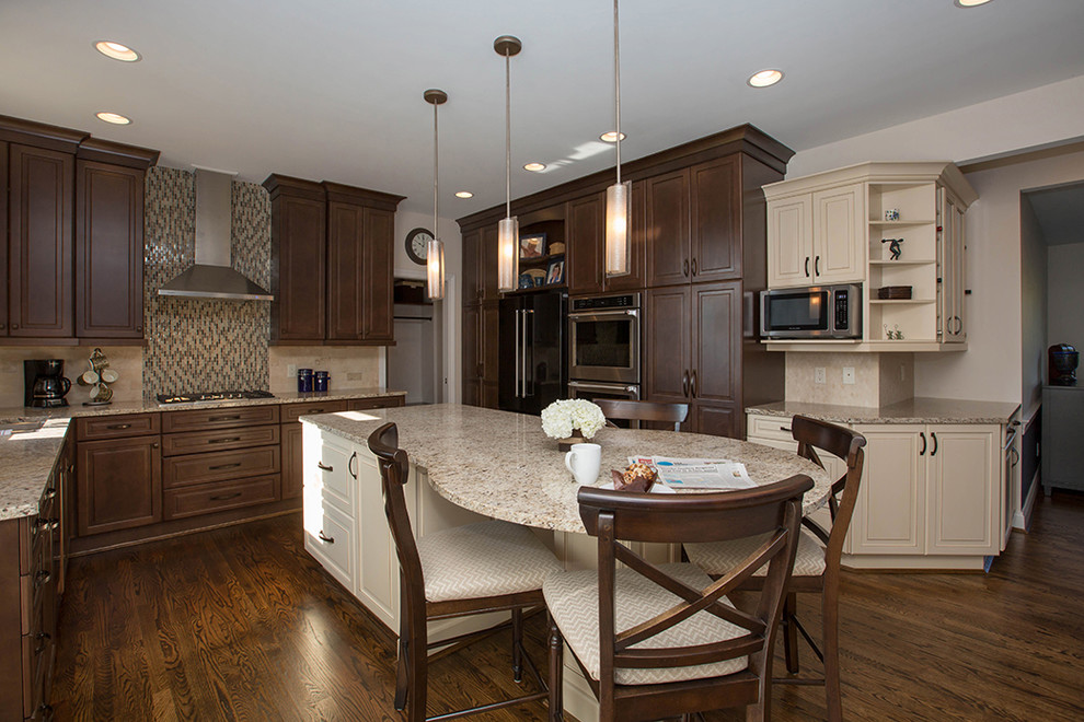 Home design - transitional home design idea in Cincinnati