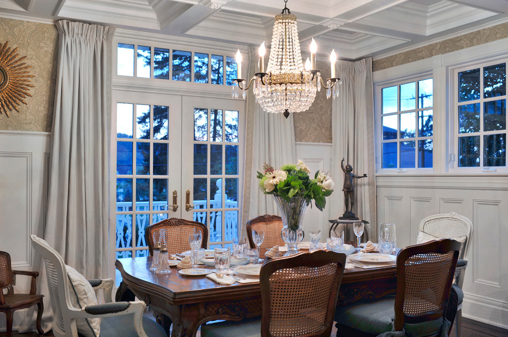 Inspiration for a mid-sized traditional dining room in New York.