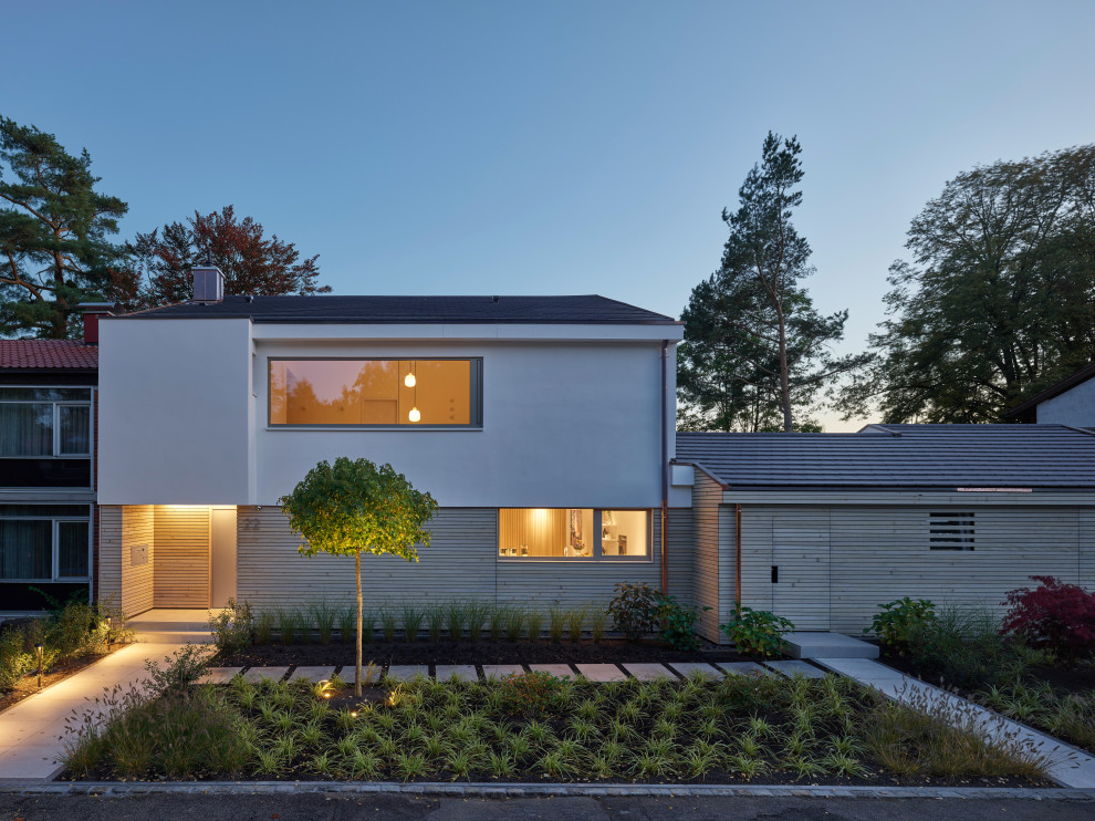 This is an example of a contemporary house exterior in Stuttgart.